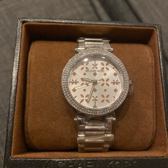 Nwot Michael Kors Watch pave design silver - Picture 2 of 8